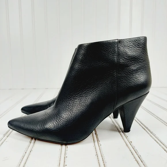 Adriela bootie vince camuto hotsell